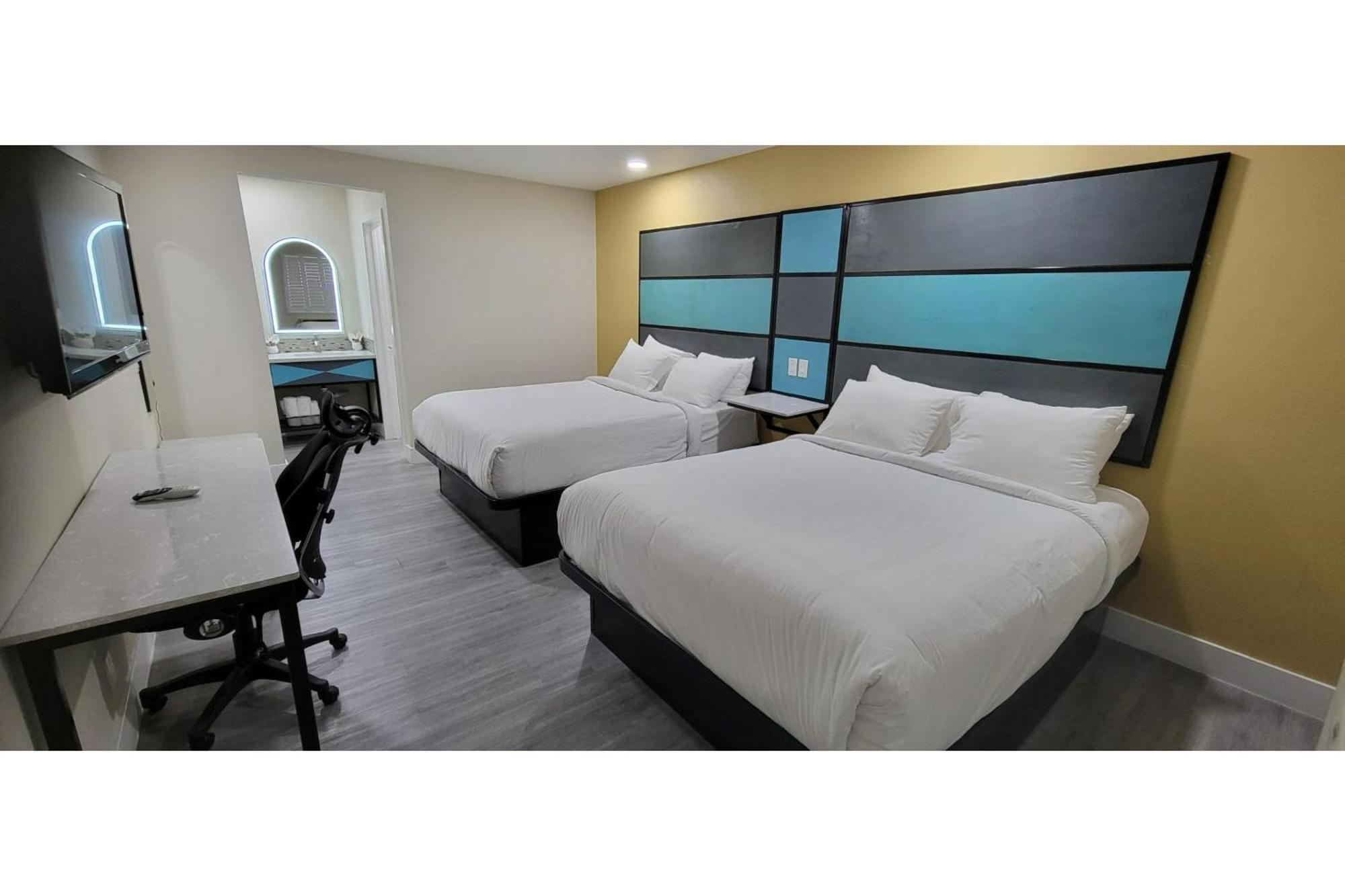 Hotel Avenida Victorville I 15 Екстериор снимка