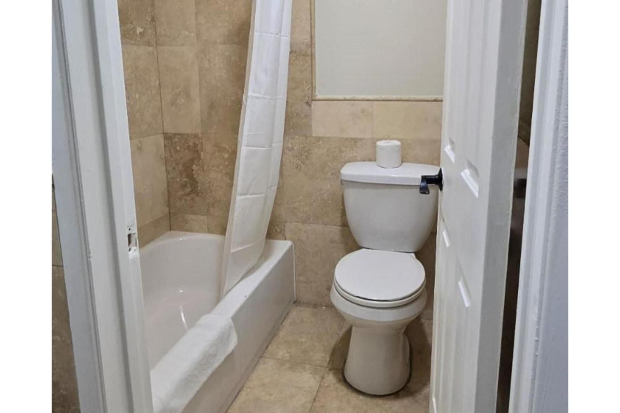 Hotel Avenida Victorville I 15 Екстериор снимка