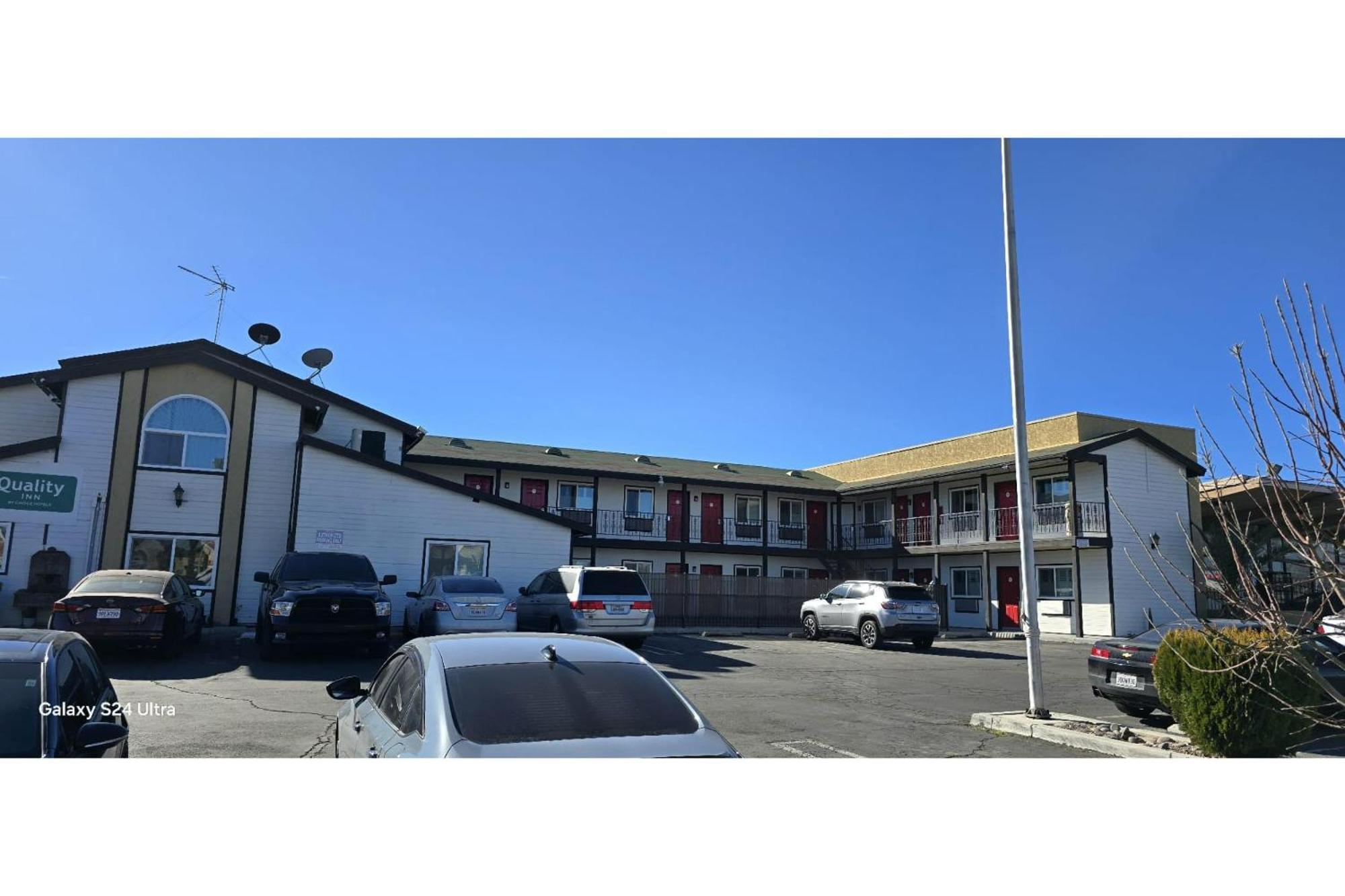 Hotel Avenida Victorville I 15 Екстериор снимка